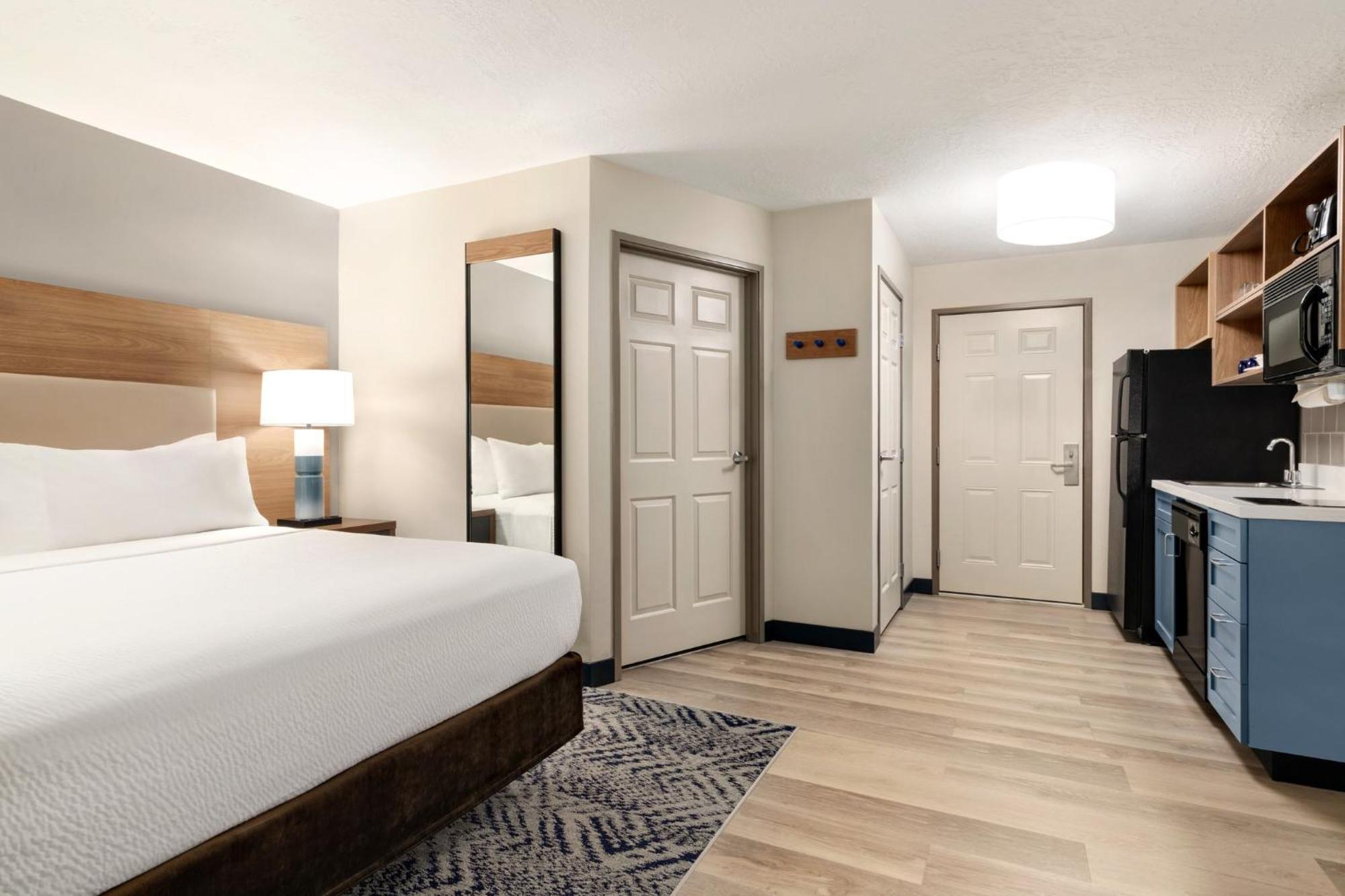 Candlewood Suites Boise - Towne Square By Ihg Exterior photo