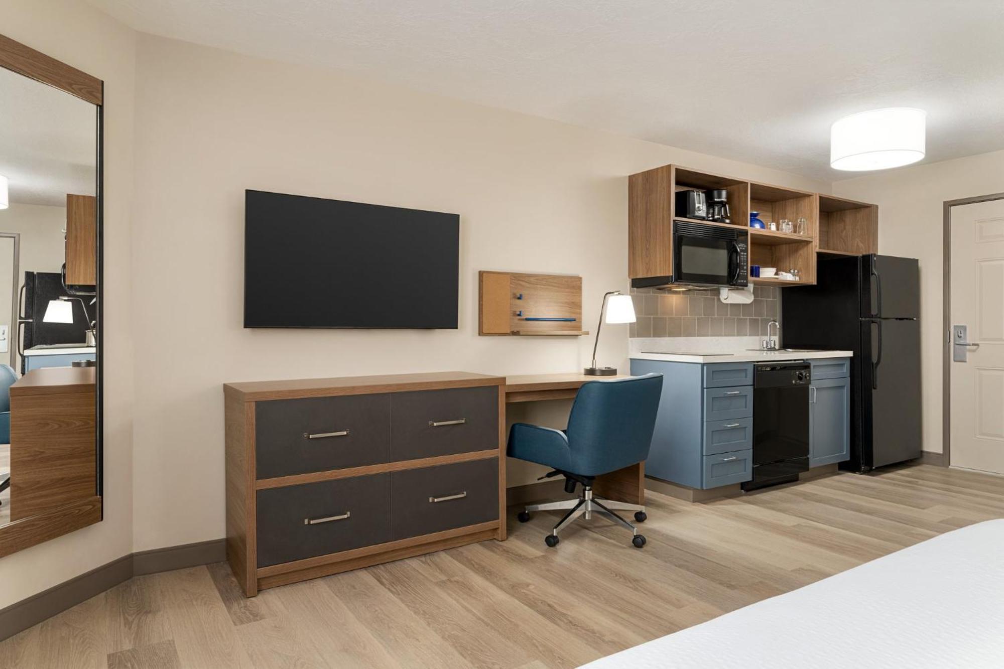 Candlewood Suites Boise - Towne Square By Ihg Exterior photo